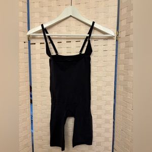 skims butt enhancing open bust bodysuit black xs